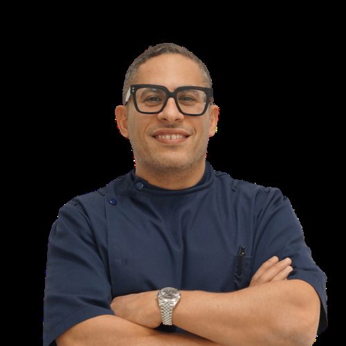 Dr Hassan Saleh, chirurgien-dentiste à Budapest (Crystal Dental)